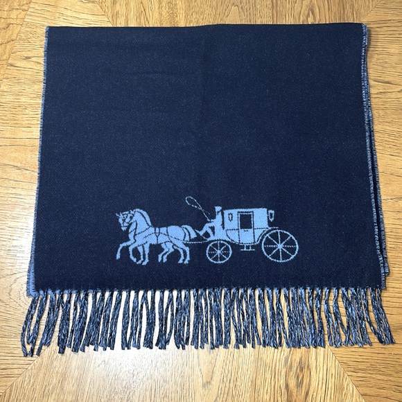 NWT HTF COLOR COMBO COACH OVERSIZED BI-COLOR HORSE & CARRIAGE WOOL MUFFLER - Picture 2 of 8